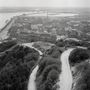 1924. Kilátás a Lágymányosi-tó és a Déli összekötő vasúti híd felé. Előtérben a Gellért Gyógyfürdő és a Műegyetem.