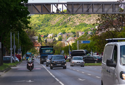 Lágymányosi öböl részlete, távolban a Rákóczi híd jellegzetes részlete. 