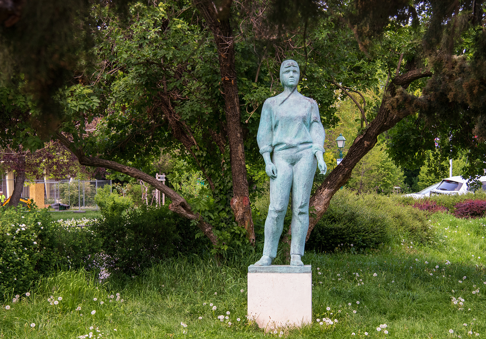 Lágymányosi öböl részlete, távolban a Rákóczi híd jellegzetes részlete. 