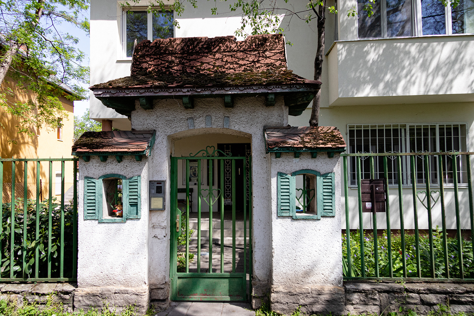 Lágymányosi öböl részlete, távolban a Rákóczi híd jellegzetes részlete. 