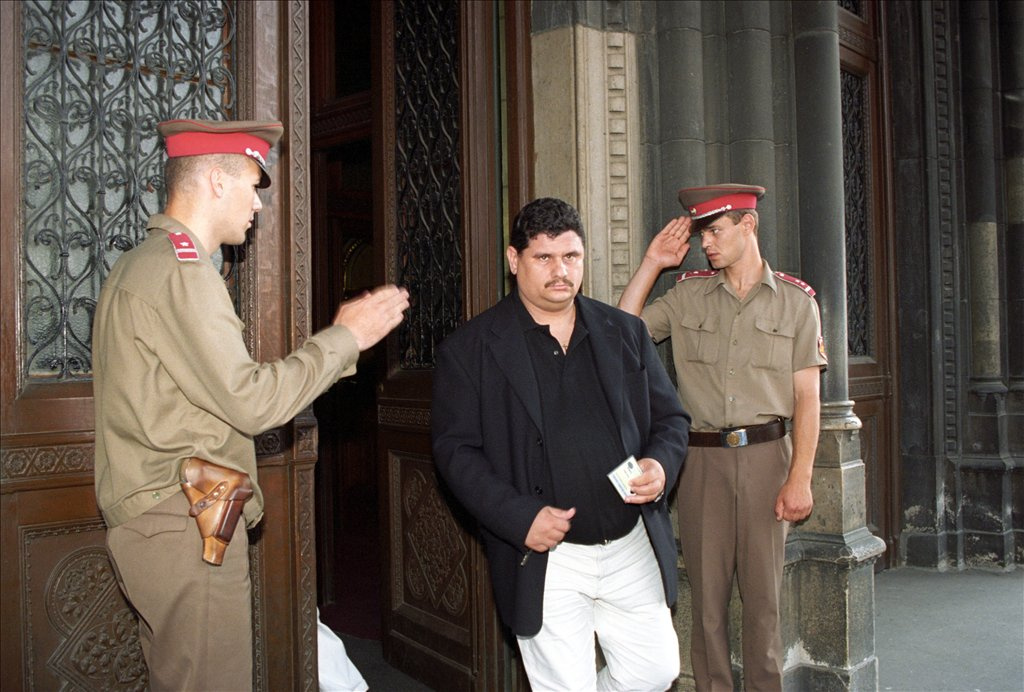 2009: Bánáti János ügyvéd beszél a Legfelsőbb Bíróság tárgyalótermében, ahol folytatódott Princz Gábor volt Postabank elnök és társainak harmadfokú büntetőpere. 