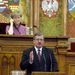 Bronislaw Komorowski, a lengyel szejm elnöke beszédet mond a vasfüggöny átvágásának 20. évfordulója alkalmából rendezett emlékülésen az Országházban. A háttérben Szili Katalin, az Országgyűlés elnöke.