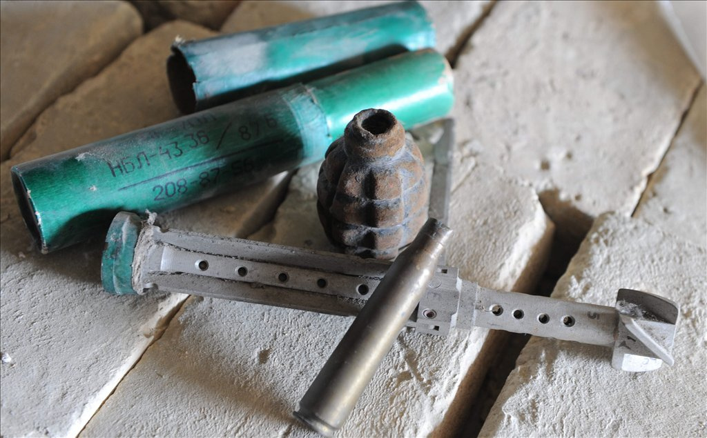 Nagy mennyiségű lőszert és hadianyagot találtak Győrben egy magánkézben lévő, egykori orosz laktanya feltárásánál, annak kéményében.
