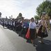 Az ökumenikus kenyérszentelés után a résztvevők felvonulnak a Lánchídon át a Bazilikához az augusztus 20-i állami ünnepen. 