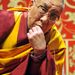 A buddhista vallás a tudat átalakításával a rossz emberi tulajdonságok leküzdését célozza - mondta a XIV. dalai láma. A délelőtti előadás végén beavatási szertartást tartottak, melynek során meditációval kérhettek áldást a jelenlévők.

