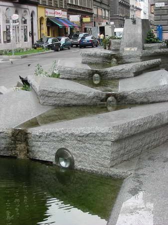 A Mikszáth Kálmán téri szökőkút két hete még nem működött