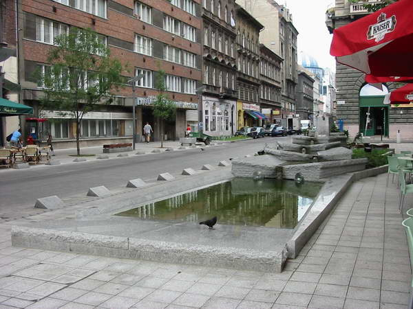 A Mikszáth Kálmán téri szökőkút két hete még nem működött