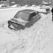 Budapest, 1987. január 12. 30-50 cm-es hó fedi a főváros egyik főútját, szélén egy Skoda személygépkocsi parkol félig behavazva. 