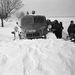 Nyékládháza, 1987. január 13. ZIL 157 terepjáró-teherautó a behavazott úton. A Magyar Néphadsereg harci járművei és honvédei segítenek a Nyékládháza és Boldogkőváralja térségében a rendkívüli hóhelyzet átvészelésében.