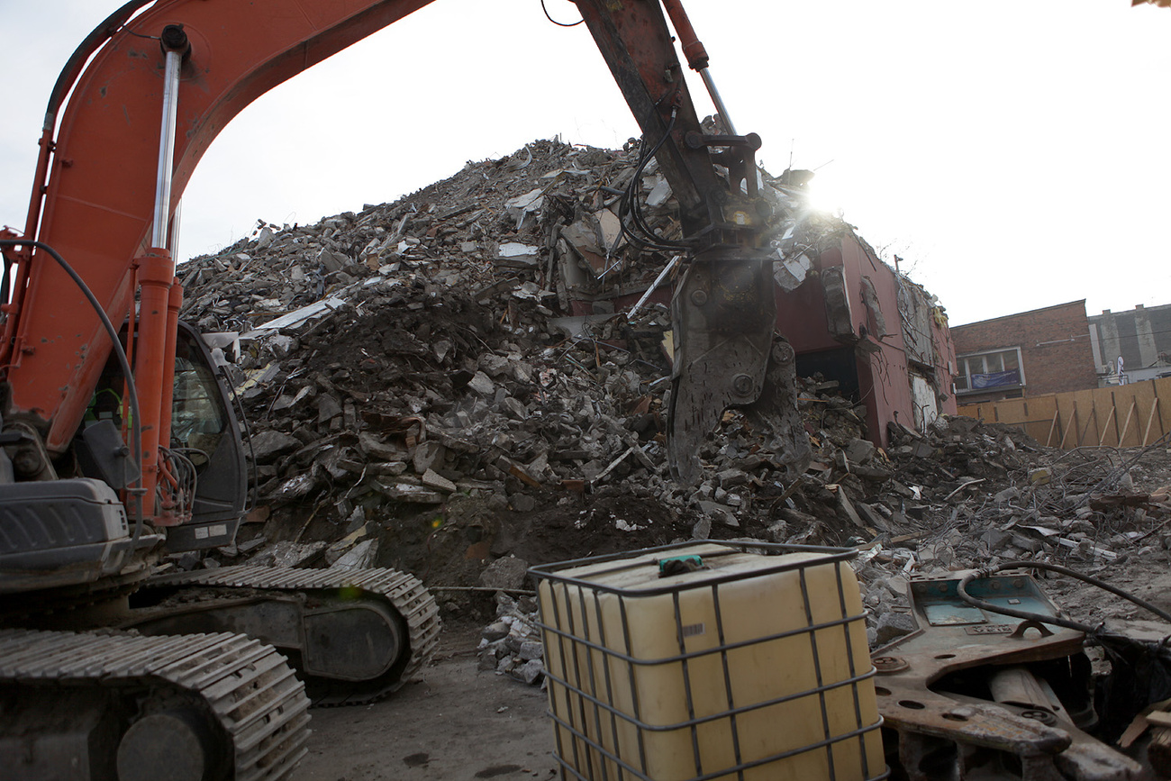 2014-ben lehet irodaház a romokon