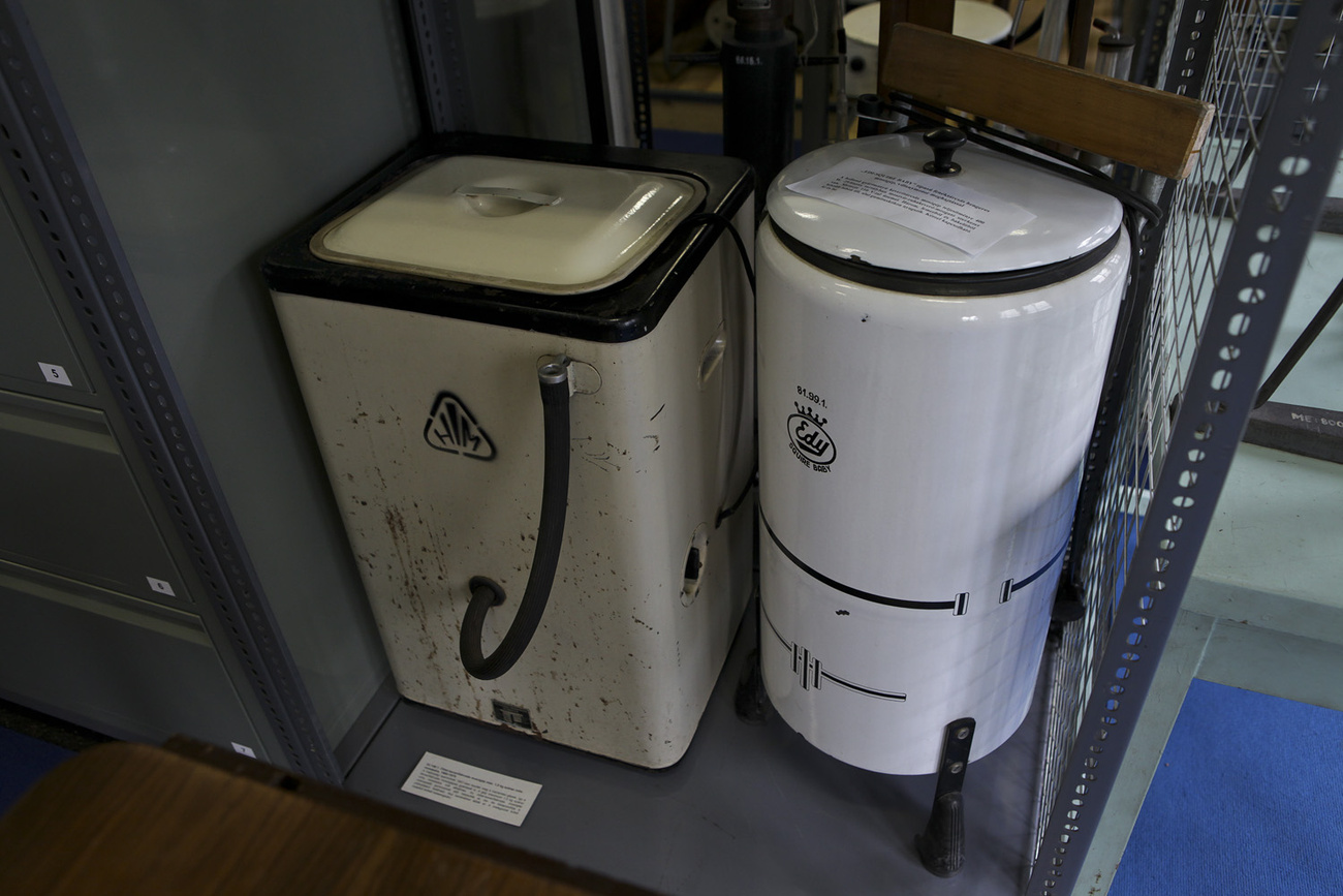 HIM és Edy tárcsás mosógépek. Nagy könnyebbséget jelentettek a háztartásoknak, de csak a II. világháború után terjedtek el