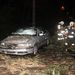 Tűzoltók dolgoznak a Kerepeshez tartozó Szilasligeten ahol egy személygépkocsira dőlt egy fa, amelyet kidöntött a vihar. A balesetben egy ember megsérült, őt a mentők kórházba szállították.
