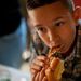 A hétéves Ali, a balhátvéd, aki három hotdoggal küzdött meg