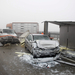 Egy román rendszámú pótkocsis kamion okozott tömeges balesetet az M31-es autópályán a jeges úton vasárnap reggel, a balesetben hárman könnyebben megsérültek, az útszakaszt teljes szélességében lezárták.