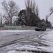 A tatai MH 25. Klapka György Lövészdandár harckocsi-zászlóaljának VT-72 típusú harckocsi vontatója néhány órával ezelőtt indult el, hogy kimentsen a hó fogságából egy súlyosan beteg kisfiút.