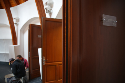 A Miniszterelnökség VIP-szobája, ami a Miniszterelnökség szerint mégsem az övék, hanem csak Orbán Viktoré