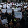 Tedd magad szabaddá! A Humán Platform demonstrációjára több ezren mentek el.
