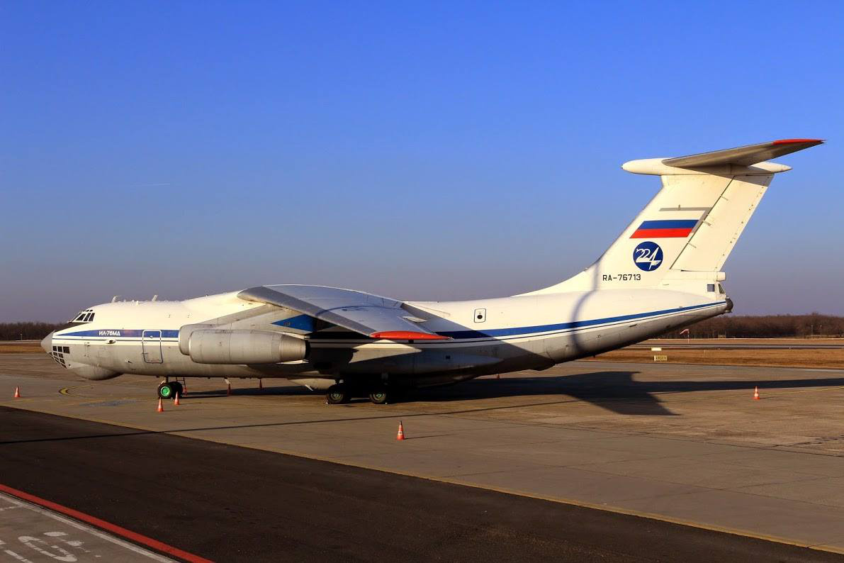 Robosztus, megbízható konstrukció a vállszárnyas IL-76-os, legfeljebb a hajtóművek megbízhatóságára panaszkodhattak a személyzetek. Emiatt cseréltek le rajtuk a sok régi és hangos D-30-ast új, Aviadvigatyel PS-90-esre.
