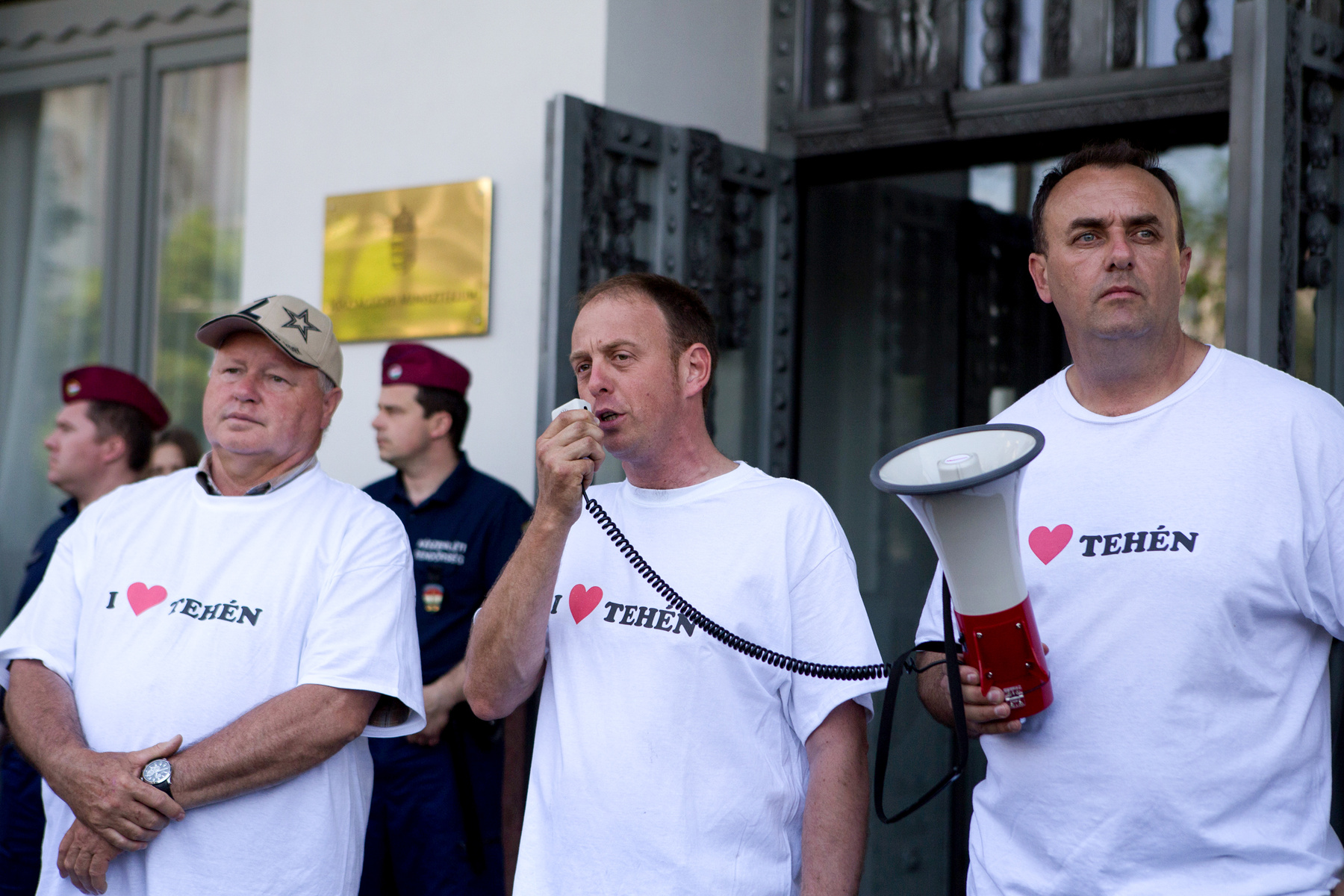 Körülbelül kettőre végeztek a demonstrálók.