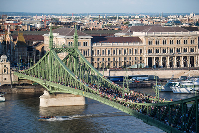 Augusztus 28-ával ismét az autóké a főszerep, de ez a nyári két hónap megmutatta, mekkora igény lenne Budapesten egy gyalogos hídra a Dunán.