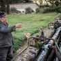 Valahol a tisztítás utolsó állomásánál klórmeszet kellene adniuk a léhez, de azt már vagy öt éve egyáltalán nem kaptak.