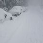 Autókat temetett be és utakat torlaszolt el a hó a Galyatetőn.