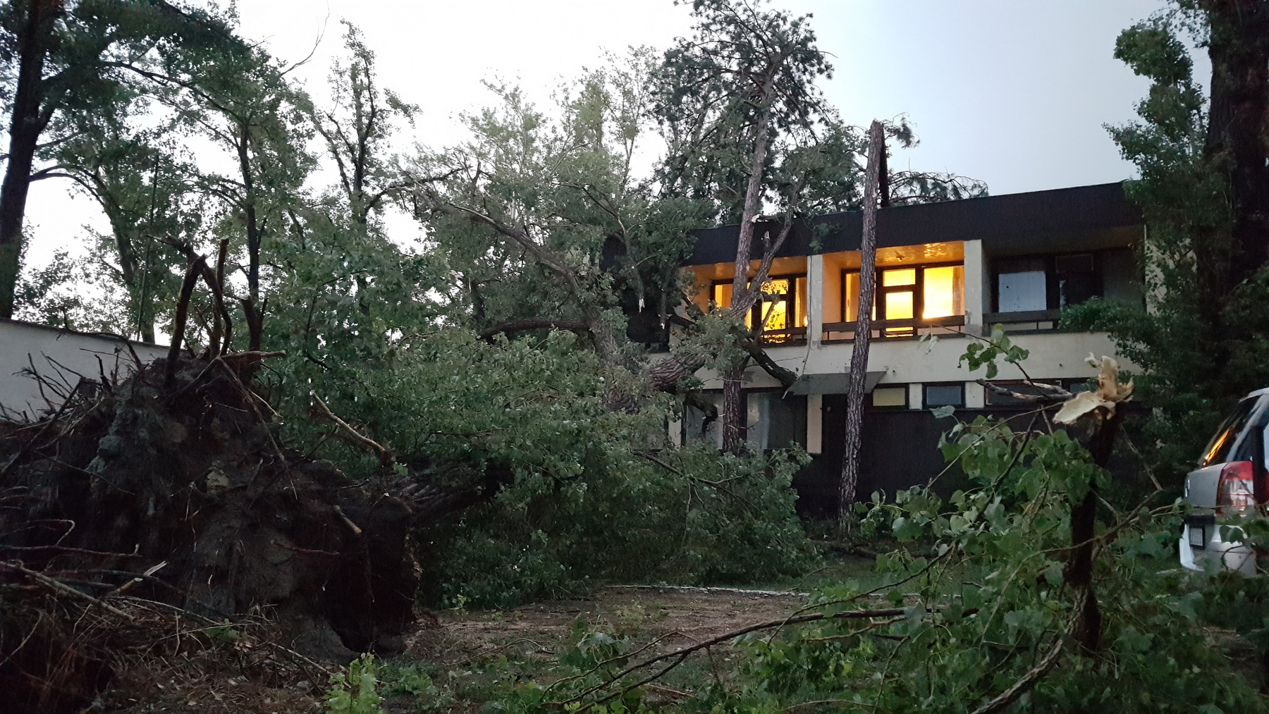 Budapest felett a vihar Gazdagrétről fotózva