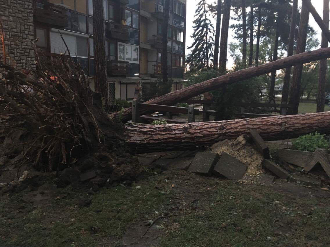 Budapest felett a vihar Gazdagrétről fotózva