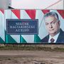 Négy kép következik, kedvenc plakátcsatahelyünkről, itt Orbán Viktor eredeti plakátjával még.
