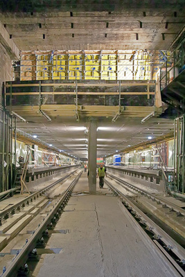 A peronhoz vezető lépcső vasbeton szerkezetének szerelése - Dózsa György út