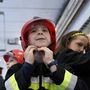 Gyerekek ismerkednek a tűzoltók munkájával a gyermekek világnapja alkalmából az UNICEF Magyarország és a Fővárosi Katasztrófavédelmi Igazgatóság közös szervezésű eseményén a II. kerületi tűzoltó-parancsnokságon 2018. november 13-án.