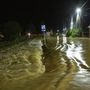 A nagy esőzés miatt vízzel elárasztott út a Zala megyei Surdon 2020. július 24-én éjjel. 