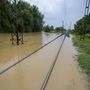 A nagy esőzés miatt vízben álló vasúti sínek a Budapest-Nagykanizsa vonalon, Zalaszentjakabnál 2020. július 25-én.