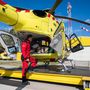 A helikopterekben található egészségügyi felszerelést kifejezetten az EC135-höz alakították ki, ezért minden elemének megvan a biztonságos és praktikus elhelyezése.