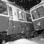 Budapest 1987. január 11.
Összetört fogaskerekű szerelvények az Orgonás megállóban ahol január 11-én 20 óra 5 perckor súlyos halálos baleset történt.