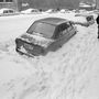 Budapest 1987. január 12.
30-50 cm-es hó fedi a fõváros egyik fõútját szélén egy Skoda személygépkocsi parkol félig behavazva.