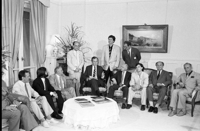 A Kreml által közreadott képen Vlagyimir Putyin orosz elnök (b) és Orbán Viktor miniszterelnök (j) tárgyalása Moszkvában 2022. február 1-jén.