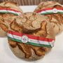 A 2022-es Szent István-napi kenyér a balmazújvárosi Balmaz Sütöde Kft. Gulyás kenyere az augusztus 20-ai nemzeti ünnep és a kapcsolódó rendezvények beharangozó sajtótájékoztatóján az Országház Vadásztermében 2022. augusztus 1-jén