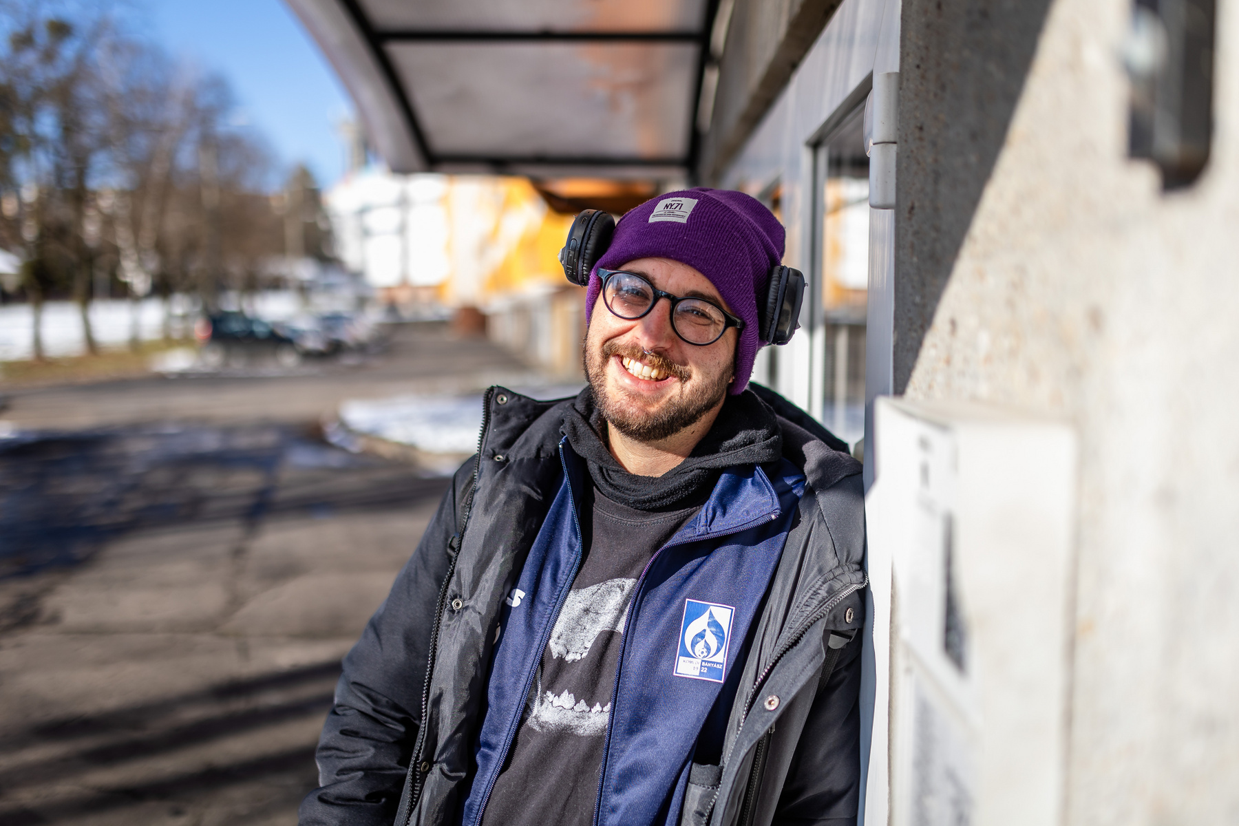 György, komlói földrajz és testnevelés tanár