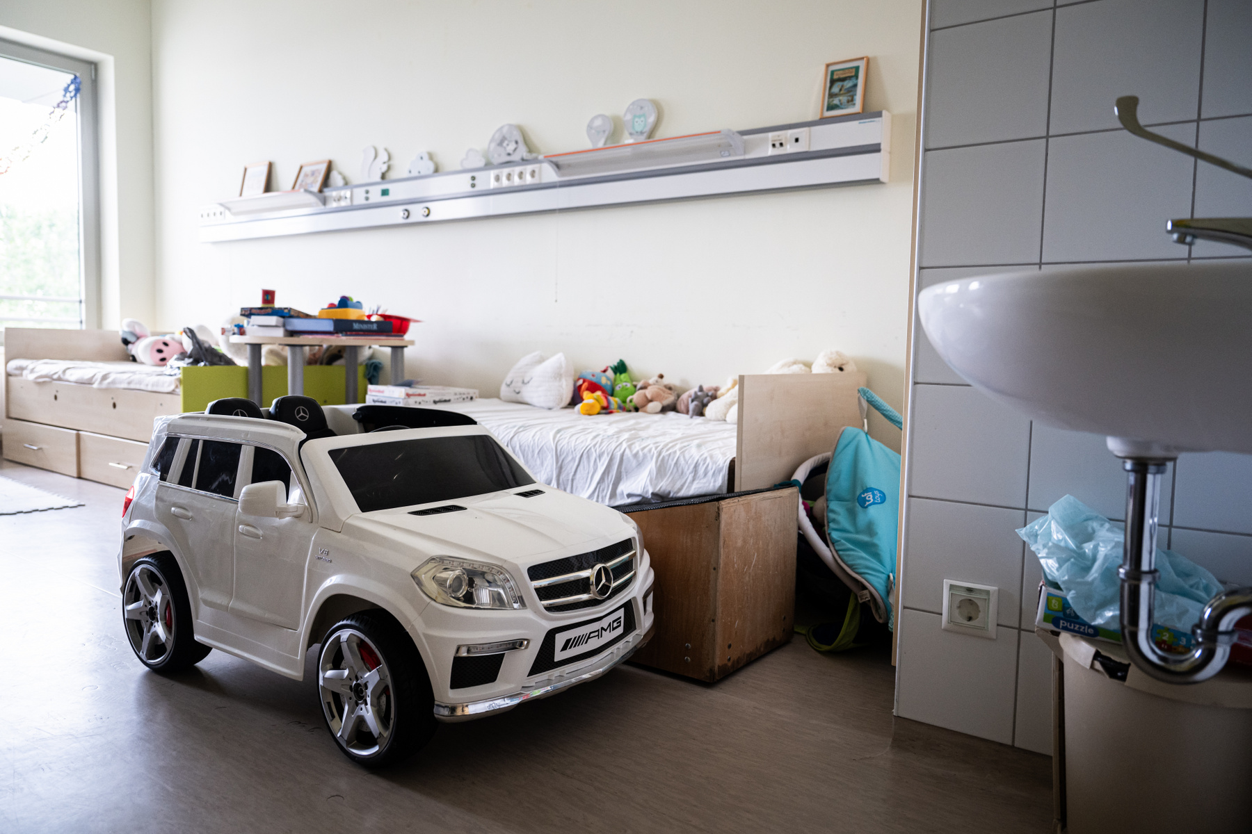 Betegtájékoztató monitor a Járóbeteg Irányítási Rendszerrel összeköttetésben