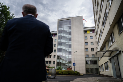 Betegtájékoztató monitor a Járóbeteg Irányítási Rendszerrel összeköttetésben