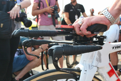 Így néz ki az országúti kerékpárok csúcsa 2015-ben. A Specialized Venge Vias egy végletekig fejlesztett aero gép, melyből még csak prototípus létezik. A Tour-on csak Mark Cavendish és Peter Sagan használja