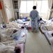 A japán miniszterelnök hivatala közölte, hogy az egészségügyi intézmények a társadalombiztosítási kártya felmutatása nélkül is ellátják a sebesülteket