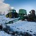 Vetik a mákot az Orosfarm Zrt. munkatársai a havas, fagyos talajba, -10 Celsius-fok körüli hőmérsékleten.