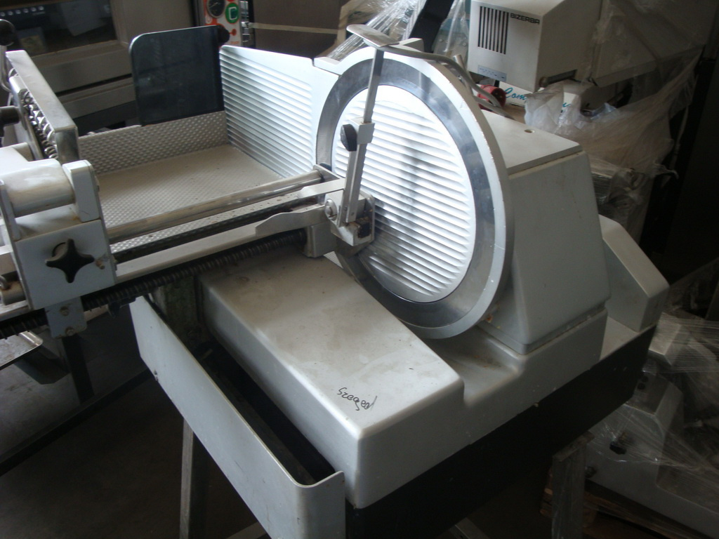 DIGI FX-3600 habtálcás csomagoló, mérleg és cimkenyomtató, kikiáltási ára 1300 euró