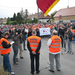 Dolgozók demonstrálnak a Kapuvári Hús Zrt. épülete előtt 2012. szeptember 14-én. Az alkalmazottak az akkor már napok óta minimálisra csökkentett termeléssel működő üzem sorsának rendezését követelték.