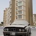 Dubaj
Egy ottfelejtett BMW Dubaj egyik elhagyatott parkolójában. A válság a luxus fővárosát, az őrületesen gazdag Dubajt is rendesen megtépázta: 2009-re az ingatlanárak átlagosan negyven százalékot estek, amivel rengeteg építkezést ítéltek halálra.
