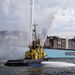 Rotterdam kikötőjébe érkezik a világ legnagyobb konténerszállító hajója, a Maersk cég Triple-E hajóosztályú Maersk MC-Kinney Moller nevű óriási tengerjárója 2013. augusztus 16-án.