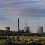 Magyarország villamosenergia-szükségletének 30 százalékát importból fedezzük. Tavaly az itthon megtermelt villamosenergia 14 százalékát adta a 950 megawatt kapacitású Mátrai Erőmű, amely nagy átalakulás előtt áll, a légszennyező anyagok kibocsátásának csökkentése érdekében a lignit tüzelés kivezetését tervezik.