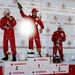 Magyarország: Gokartversenyt szervezett a Vodafone Lewis Hamilton részvételével.
